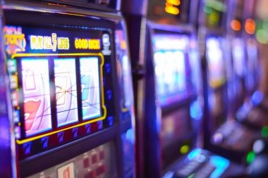 Cashback calculated on net weekly loss, credited by Wednesday Weekly cashback calculation and tier-based rate structure